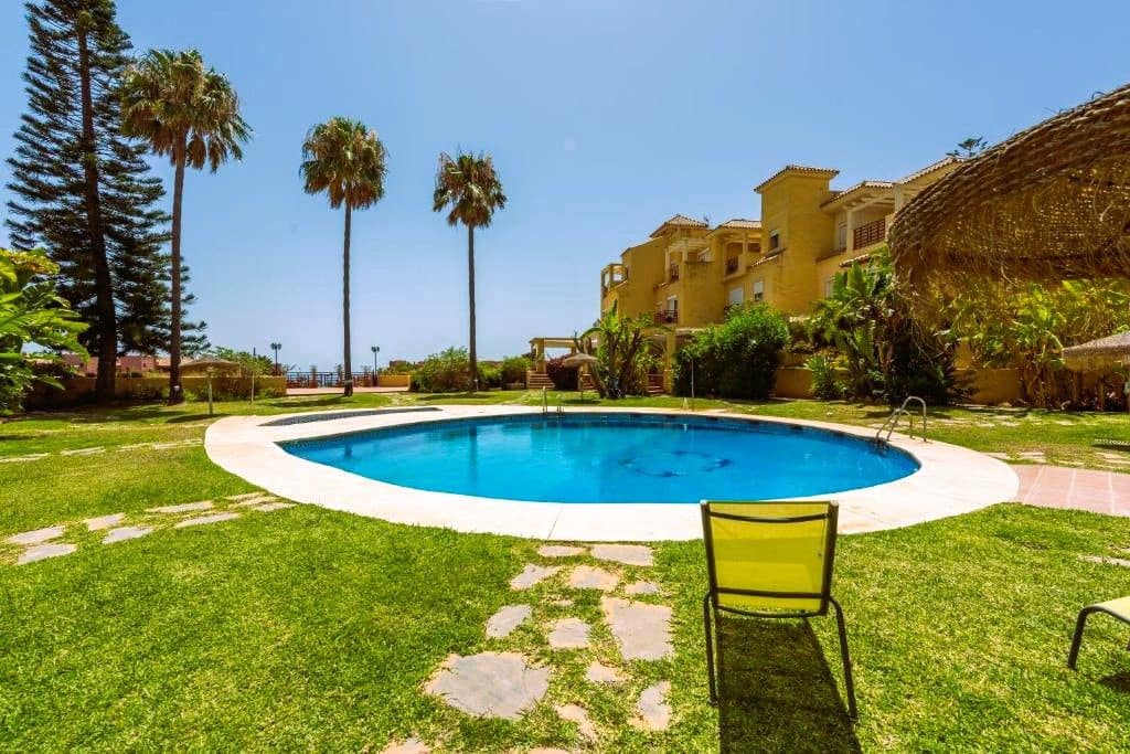 4 soverom Rekkehus til salgs i Estepona med svømmebasseng - € 600 000 (Ref: 9879024)