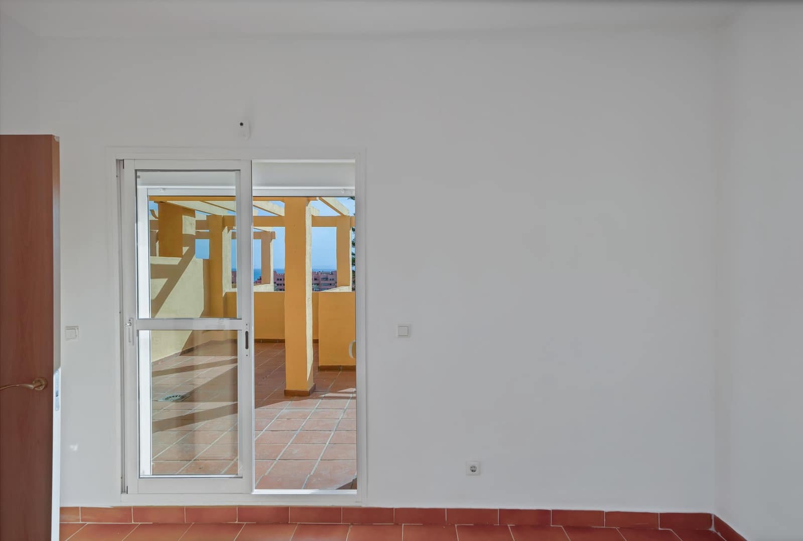 4 soveværelse Rækkehus til salg i Estepona med swimmingpool garage - € 550.000 (Ref: 9879024)