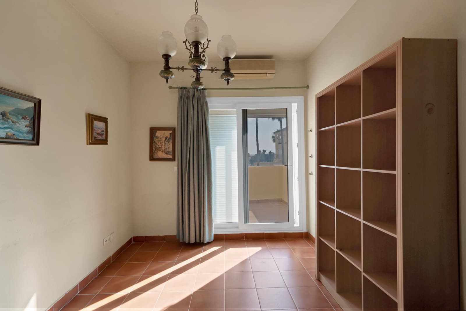 4 soveværelse Rækkehus til salg i Estepona med swimmingpool garage - € 550.000 (Ref: 9879024)