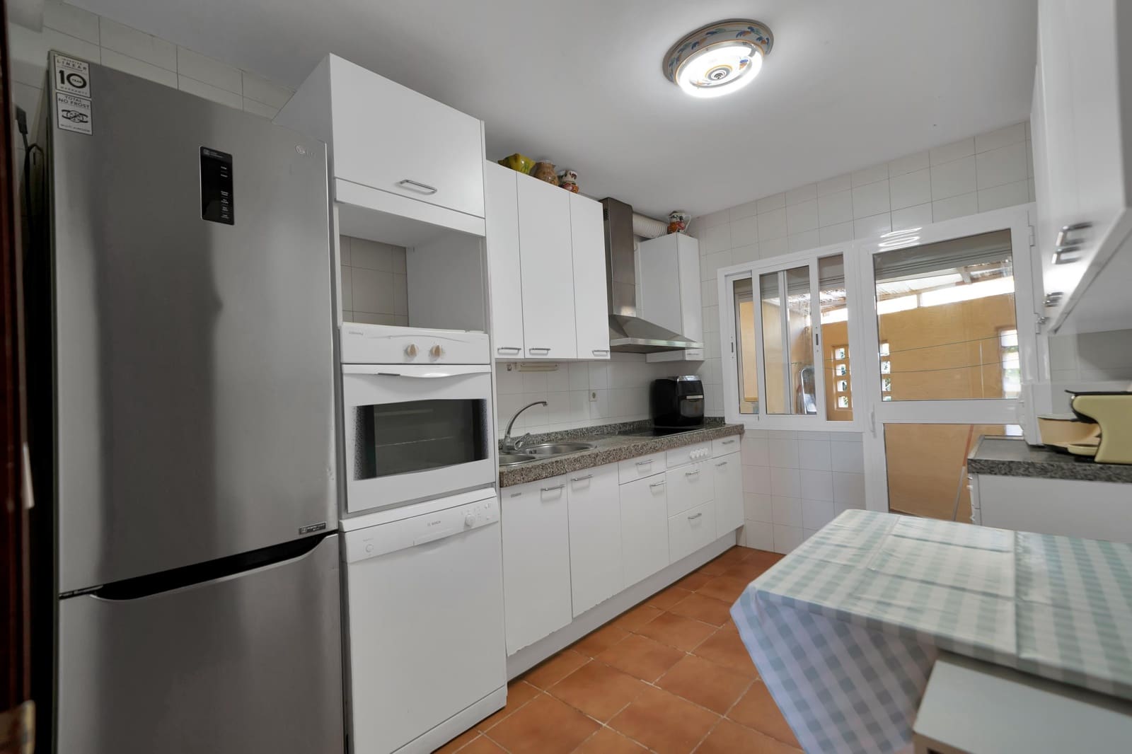 4 soveværelse Rækkehus til salg i Estepona med swimmingpool garage - € 550.000 (Ref: 9879024)