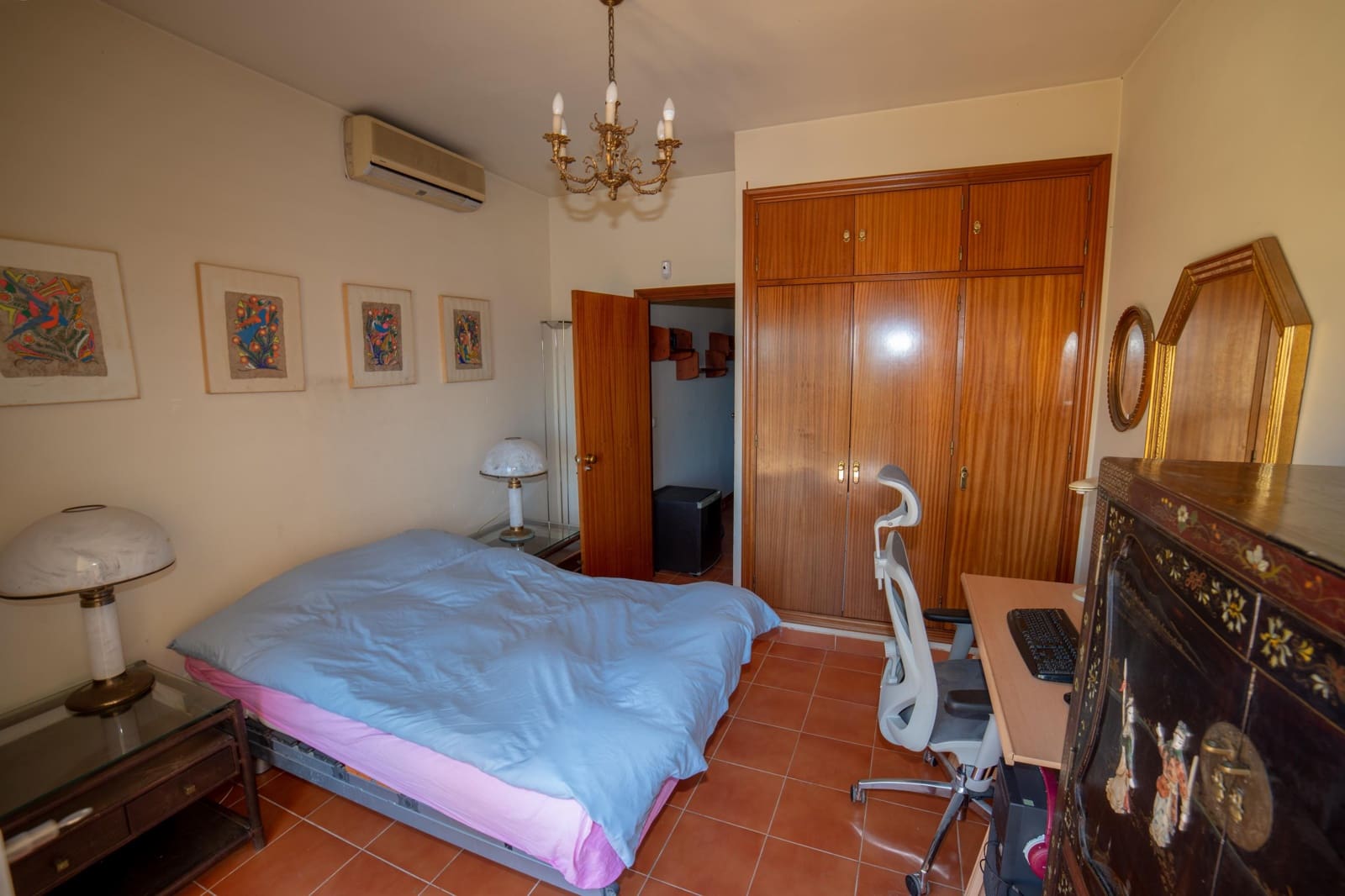 4 soveværelse Rækkehus til salg i Estepona med swimmingpool garage - € 550.000 (Ref: 9879024)
