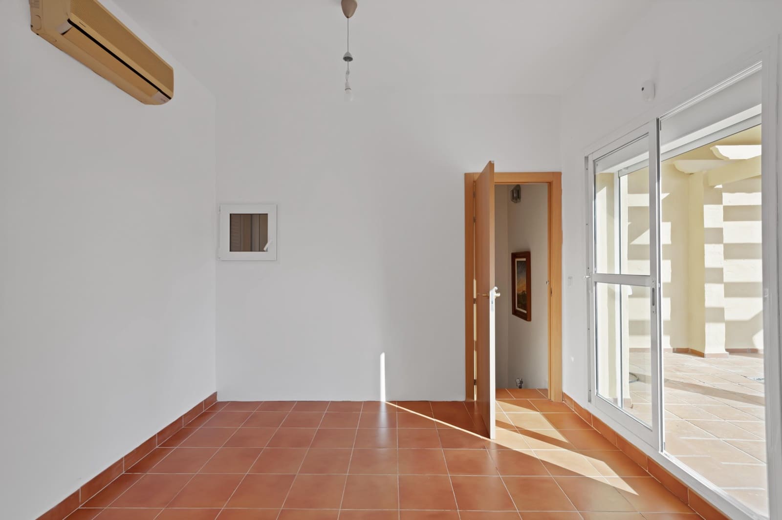 4 soveværelse Rækkehus til salg i Estepona med swimmingpool garage - € 550.000 (Ref: 9879024)