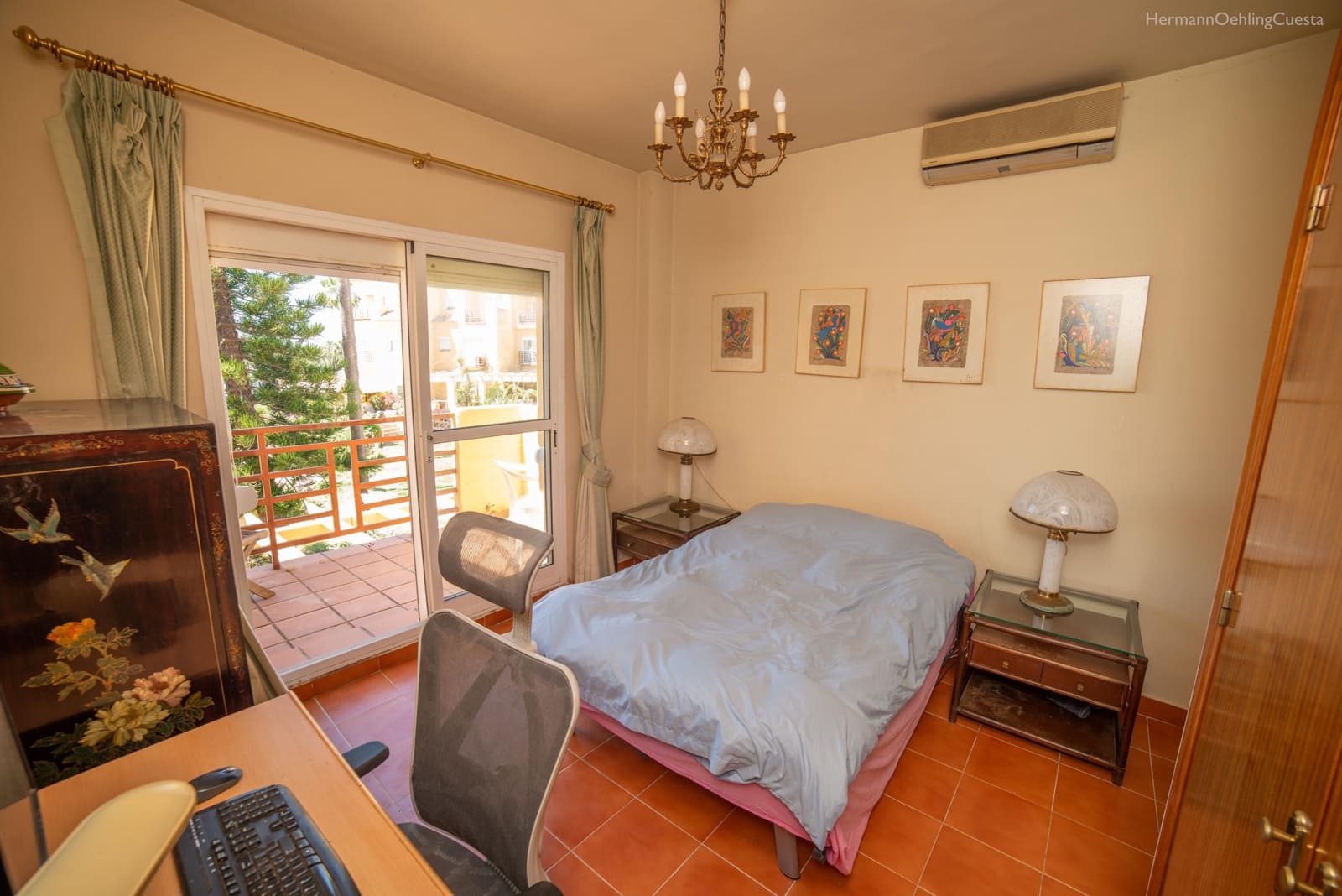 4 soveværelse Rækkehus til salg i Estepona med swimmingpool garage - € 550.000 (Ref: 9879024)