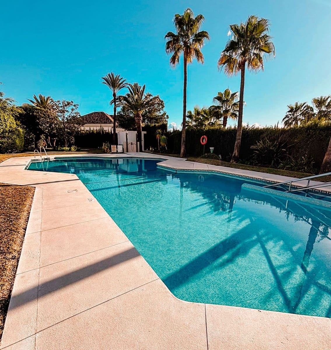 2 bedroom Penthouse for sale in Marbella with pool garage - € 680,000 (Ref: 9885027)
