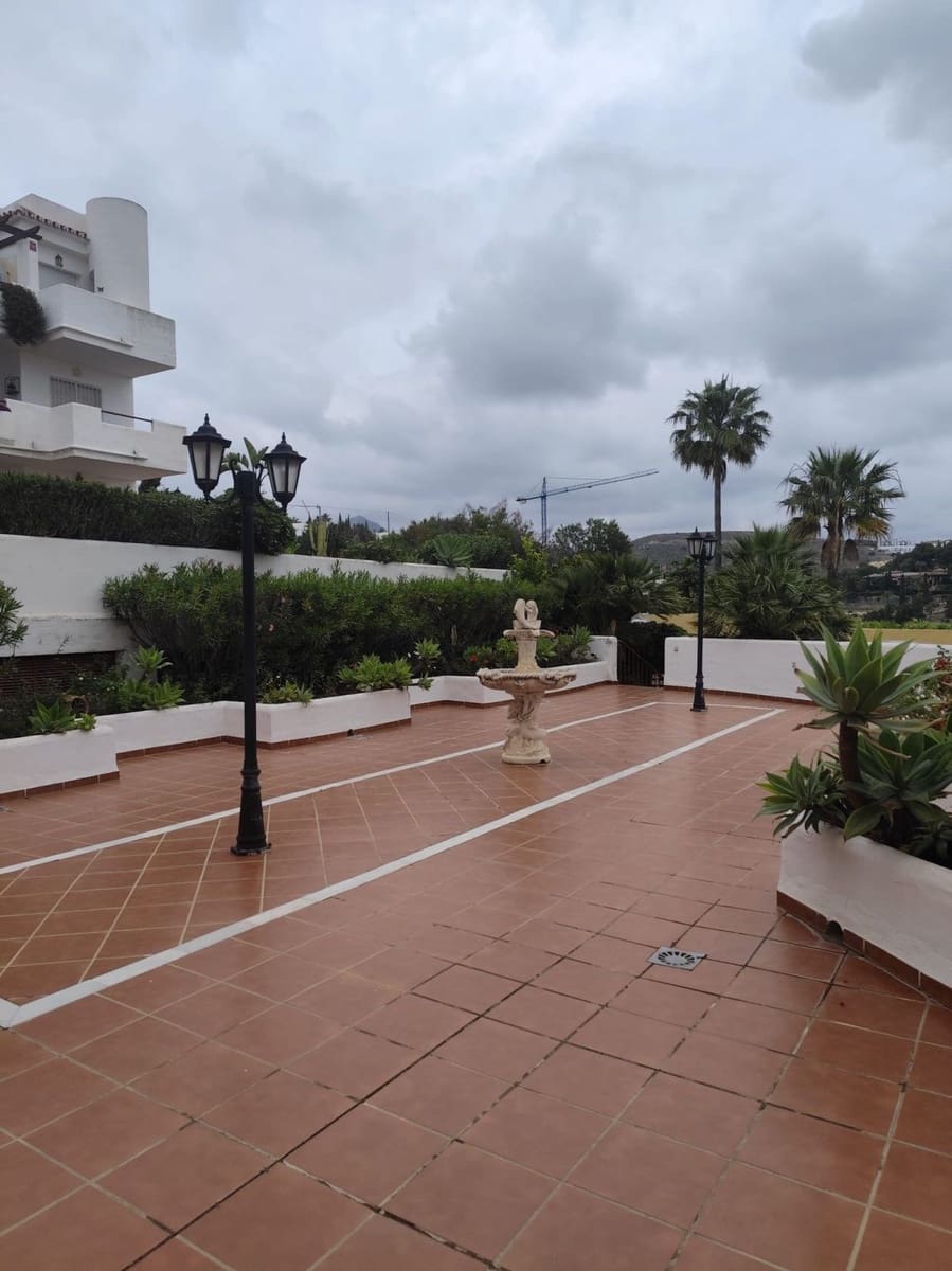 2 bedroom Apartment for rent in Bel-Air with pool - € 1,500 (Ref: 9885028)