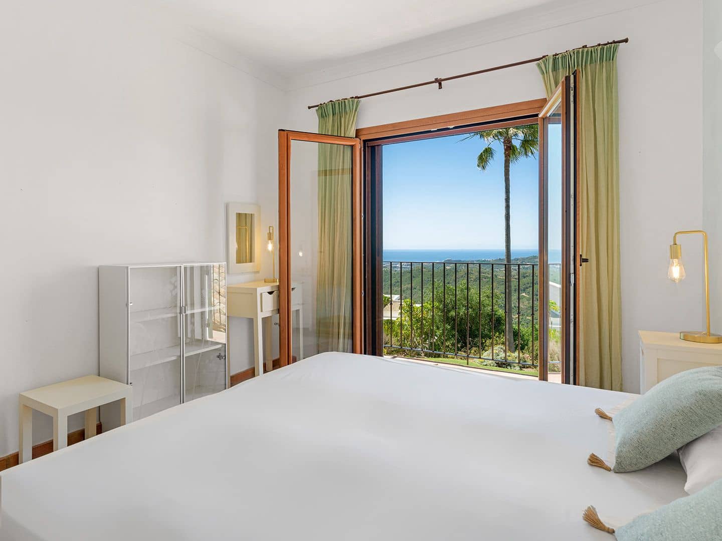 5 sovrum Villa till salu i Benahavis med pool garage - 1 795 000 € (Ref: 9885029)