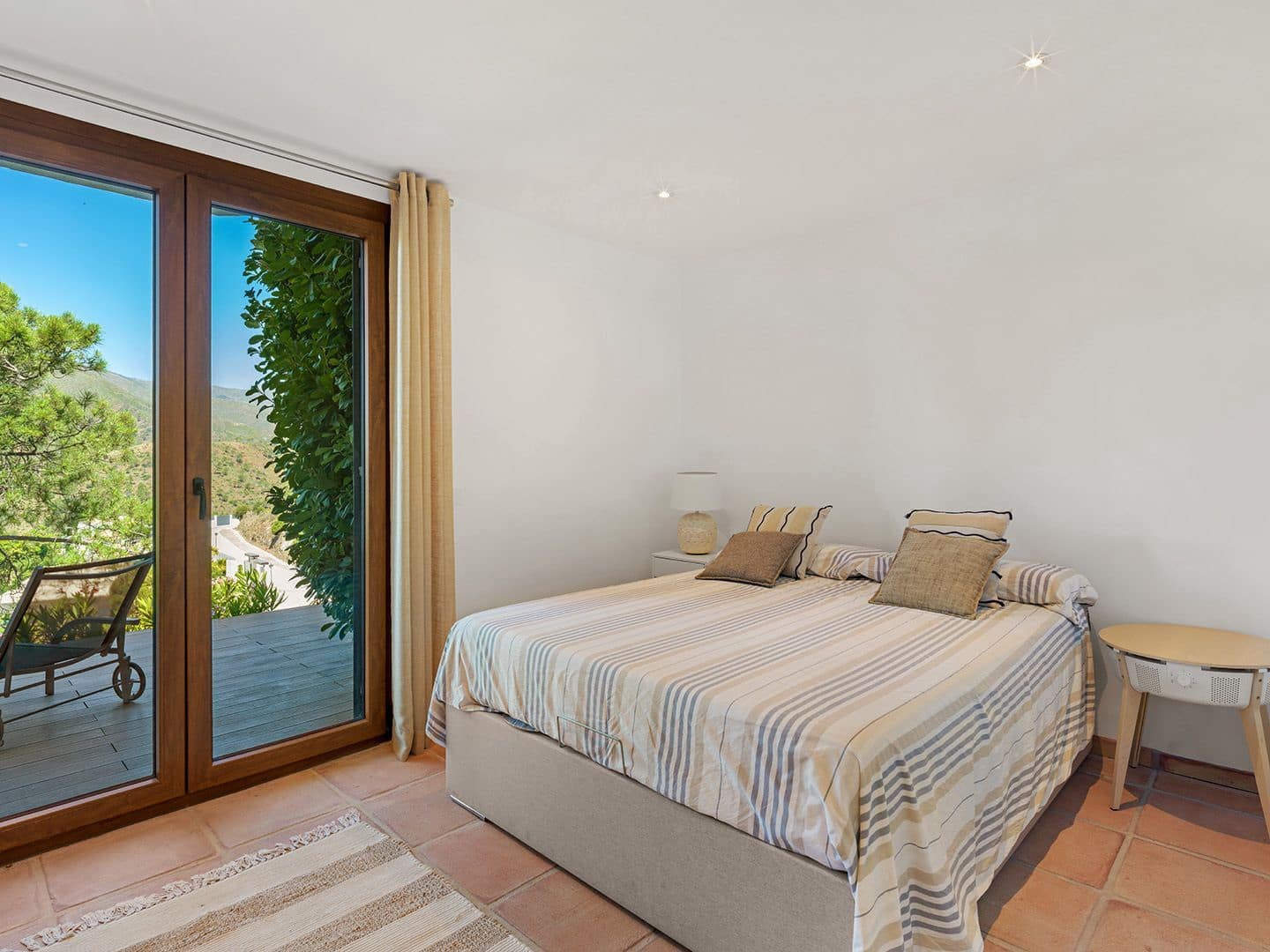 5 sovrum Villa till salu i Benahavis med pool garage - 1 795 000 € (Ref: 9885029)