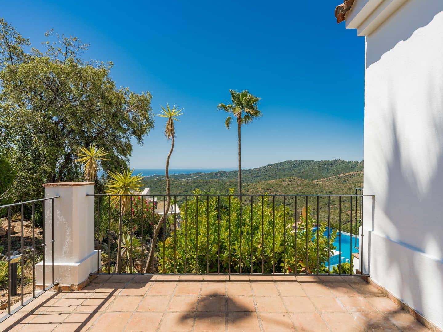 5 sovrum Villa till salu i Benahavis med pool garage - 1 795 000 € (Ref: 9885029)