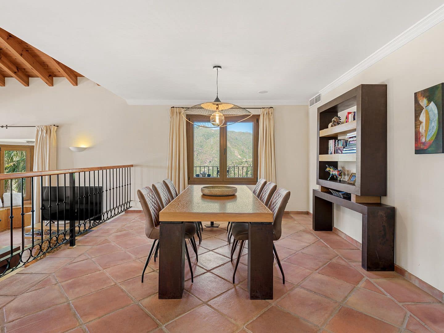 5 sovrum Villa till salu i Benahavis med pool garage - 1 795 000 € (Ref: 9885029)