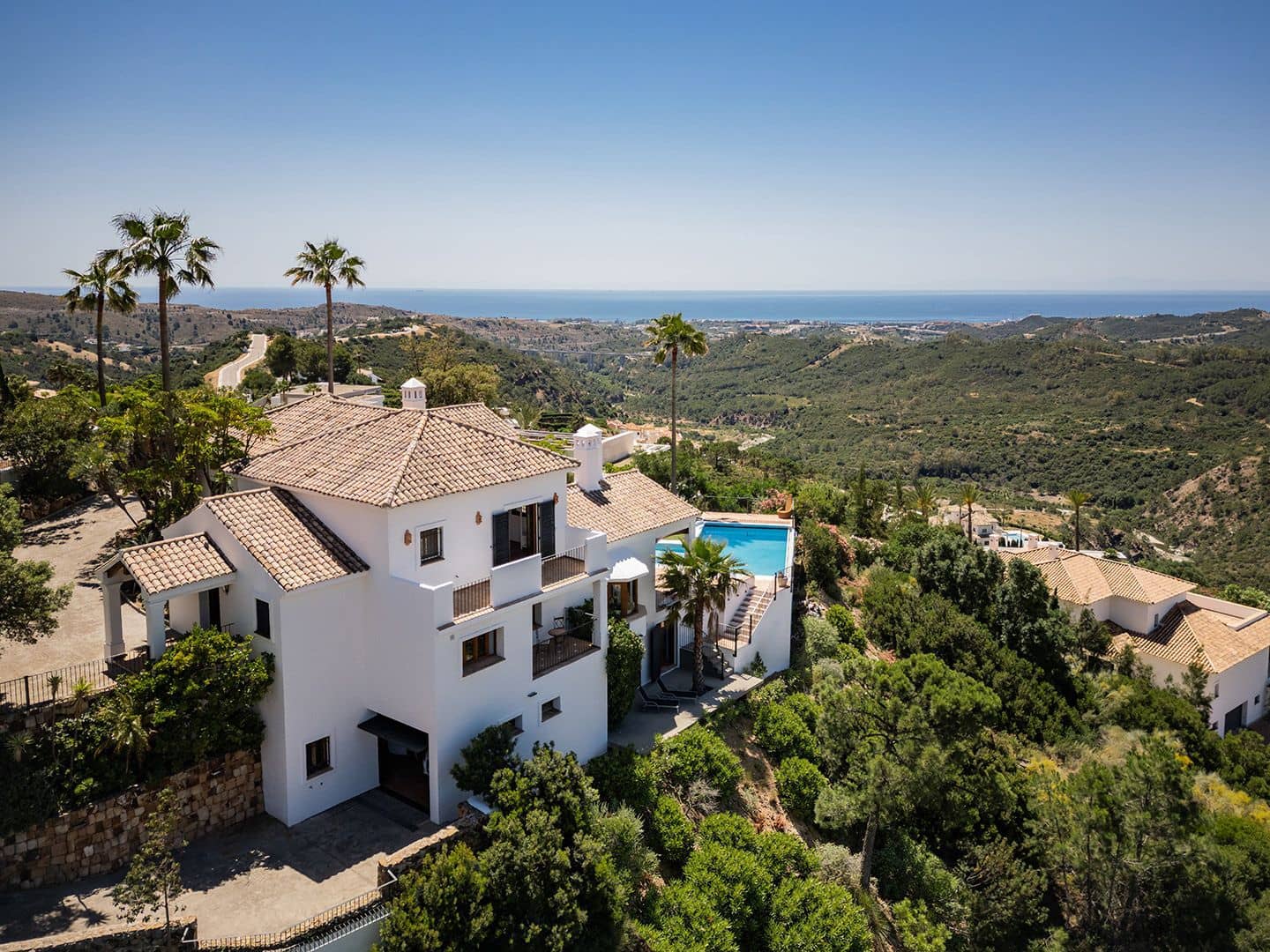 5 sovrum Villa till salu i Benahavis med pool garage - 1 795 000 € (Ref: 9885029)