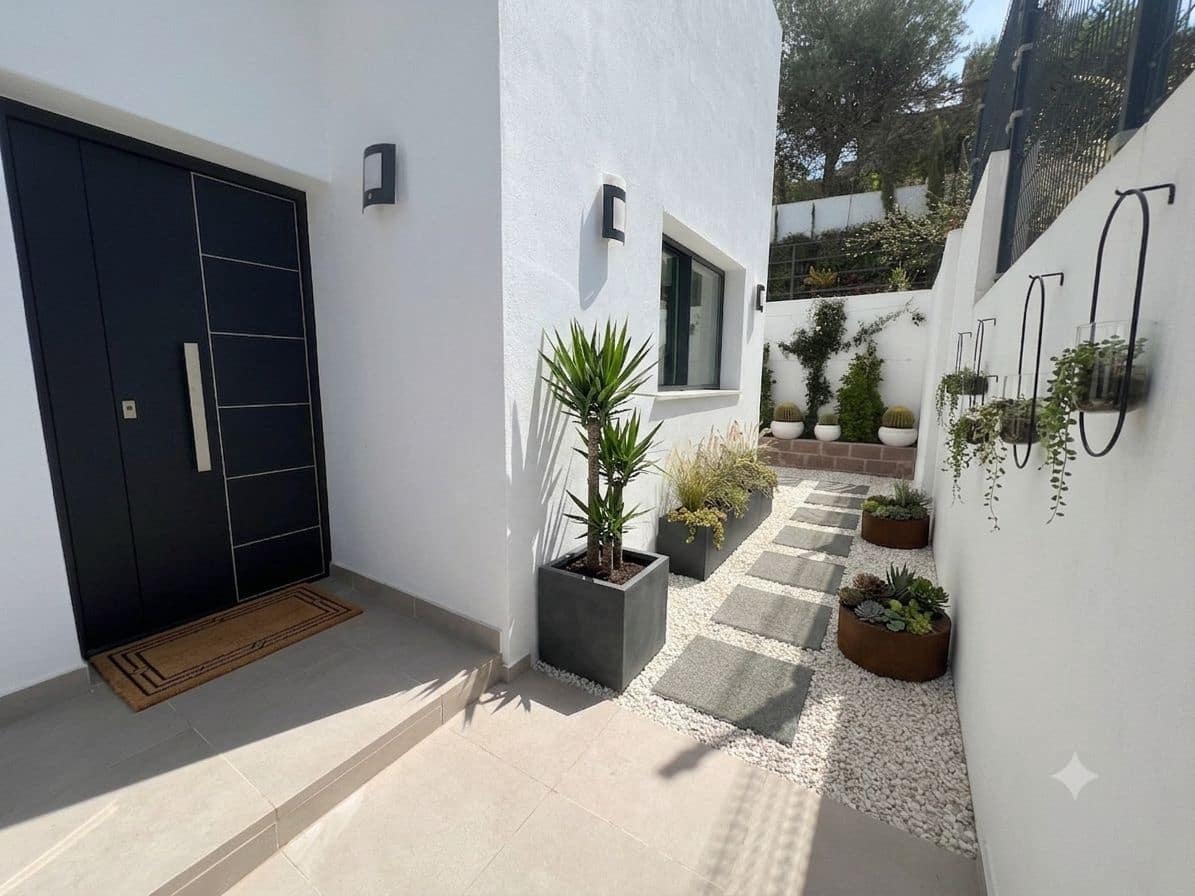 3 bedroom Villa for sale in Mijas with pool garage - € 1,450,000 (Ref: 9890577)