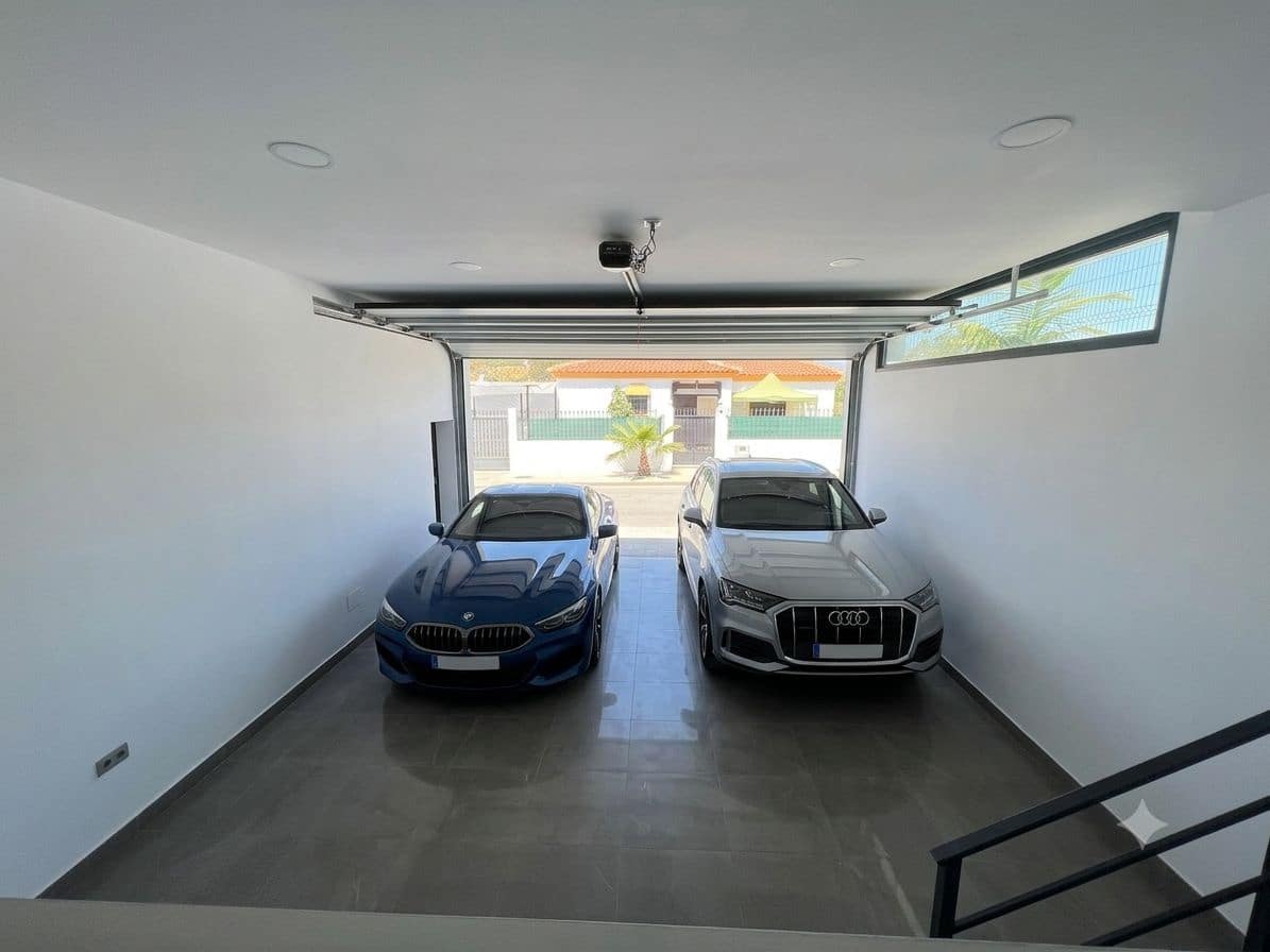 3 bedroom Villa for sale in Mijas with pool garage - € 1,450,000 (Ref: 9890577)