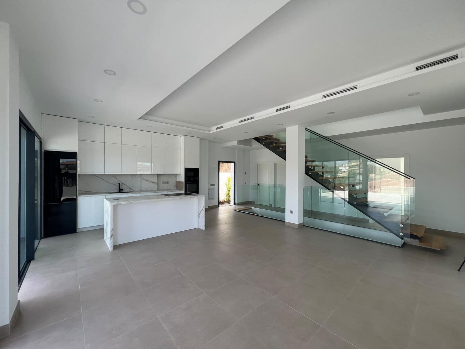 3 bedroom Villa for sale in Mijas with pool garage - € 1,450,000 (Ref: 9890577)