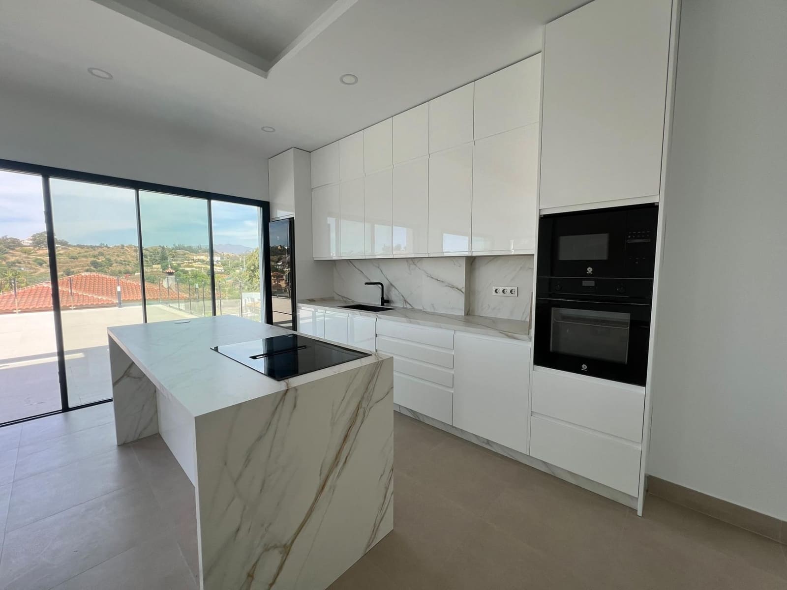 3 bedroom Villa for sale in Mijas with pool garage - € 1,450,000 (Ref: 9890577)