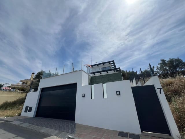 3 bedroom Villa for sale in Mijas with pool garage - € 1,450,000 (Ref: 9890577)