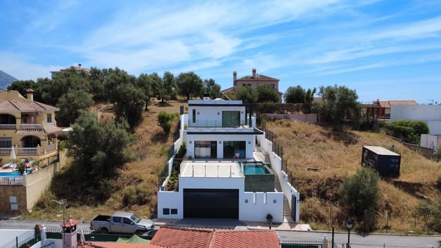 3 bedroom Villa for sale in Mijas with pool garage - € 1,450,000 (Ref: 9890577)