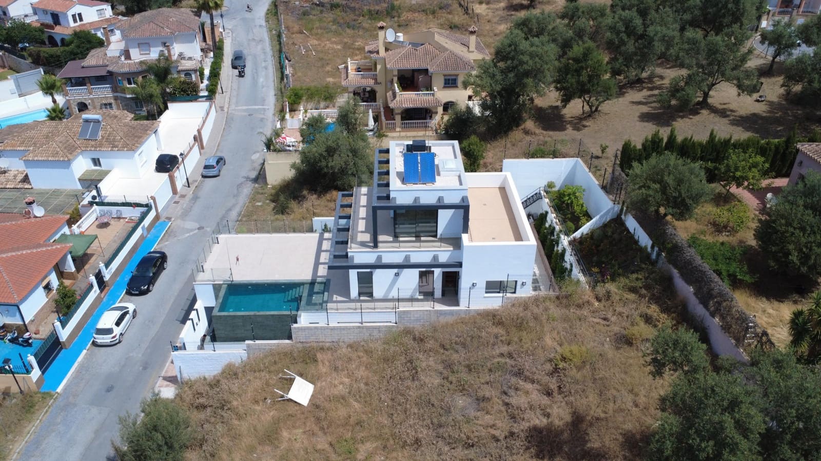 3 bedroom Villa for sale in Mijas with pool garage - € 1,450,000 (Ref: 9890577)