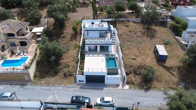 3 bedroom Villa for sale in Mijas with pool garage - € 1,450,000 (Ref: 9890577)