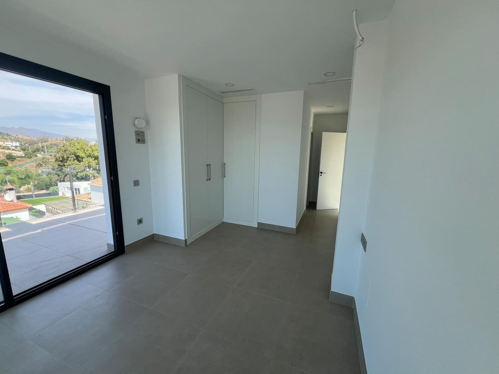 3 bedroom Villa for sale in Mijas with pool garage - € 1,450,000 (Ref: 9890577)