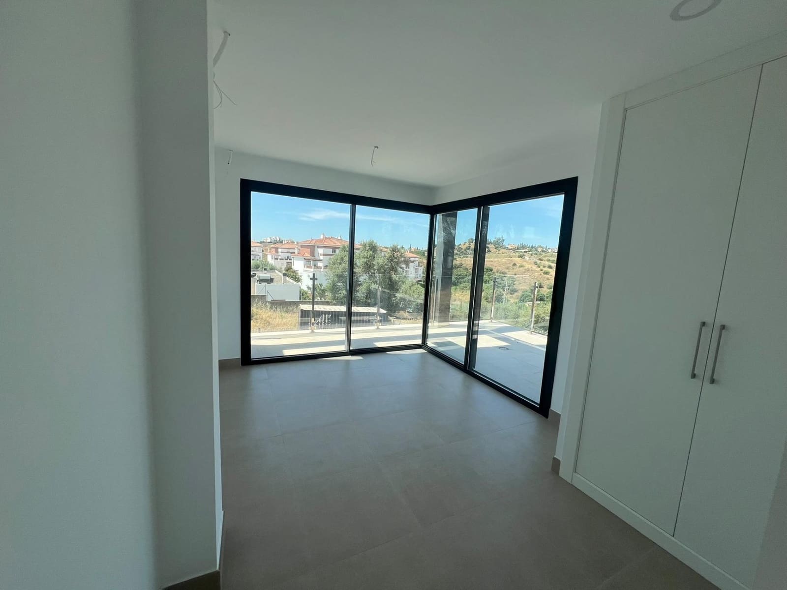 3 bedroom Villa for sale in Mijas with pool garage - € 1,450,000 (Ref: 9890577)