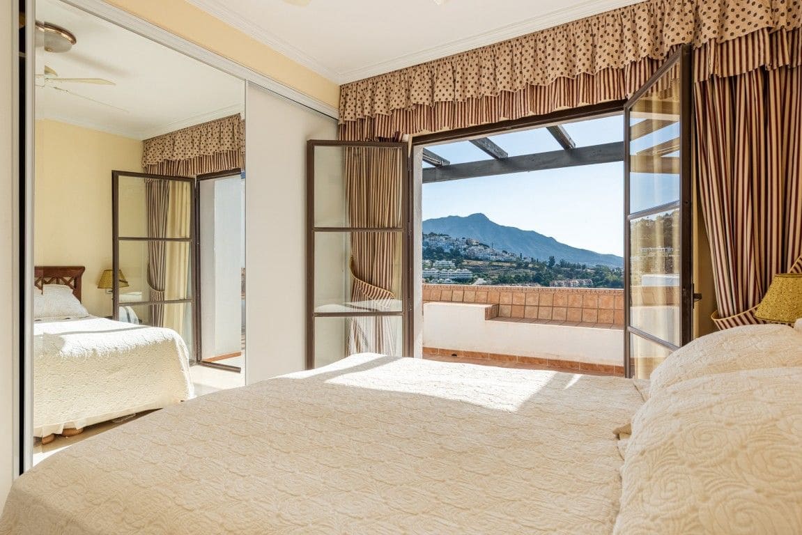 3 sovrum Lägenhet till salu i Benahavis med pool garage - 549 000 € (Ref: 9892564)
