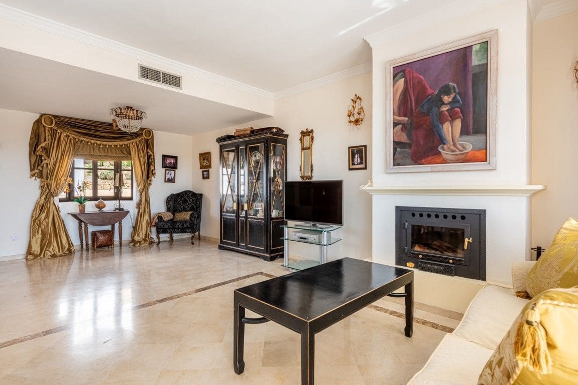 3 sovrum Lägenhet till salu i Benahavis med pool garage - 549 000 € (Ref: 9892564)