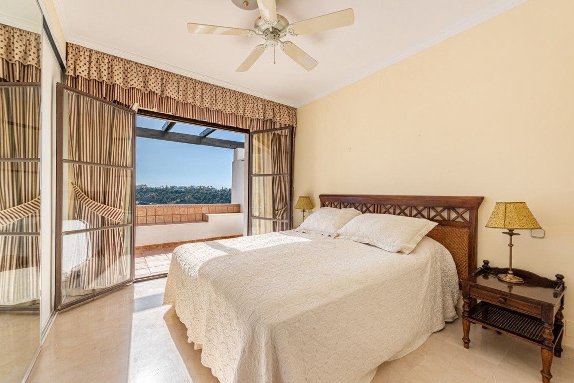 3 sovrum Lägenhet till salu i Benahavis med pool garage - 549 000 € (Ref: 9892564)