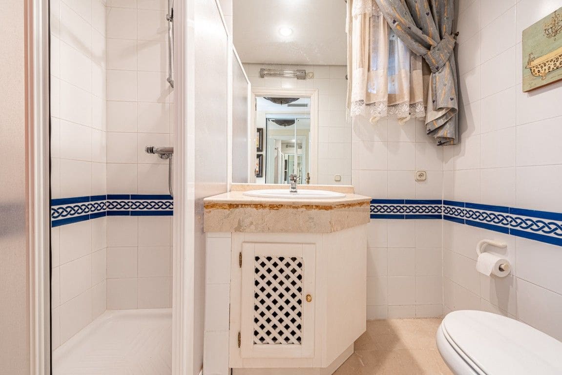 3 sovrum Lägenhet till salu i Benahavis med pool garage - 549 000 € (Ref: 9892564)