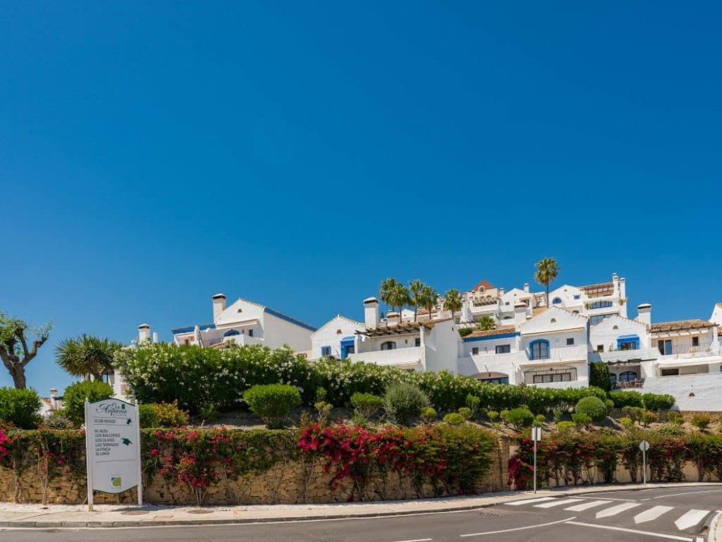 3 sovrum Lägenhet till salu i Benahavis med pool garage - 549 000 € (Ref: 9892564)