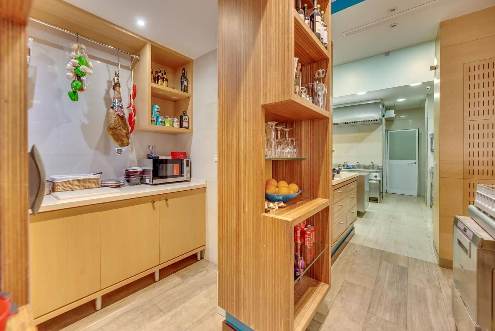 Commercial for sale in Las Lagunas de Mijas - € 580,000 (Ref: 9894085)