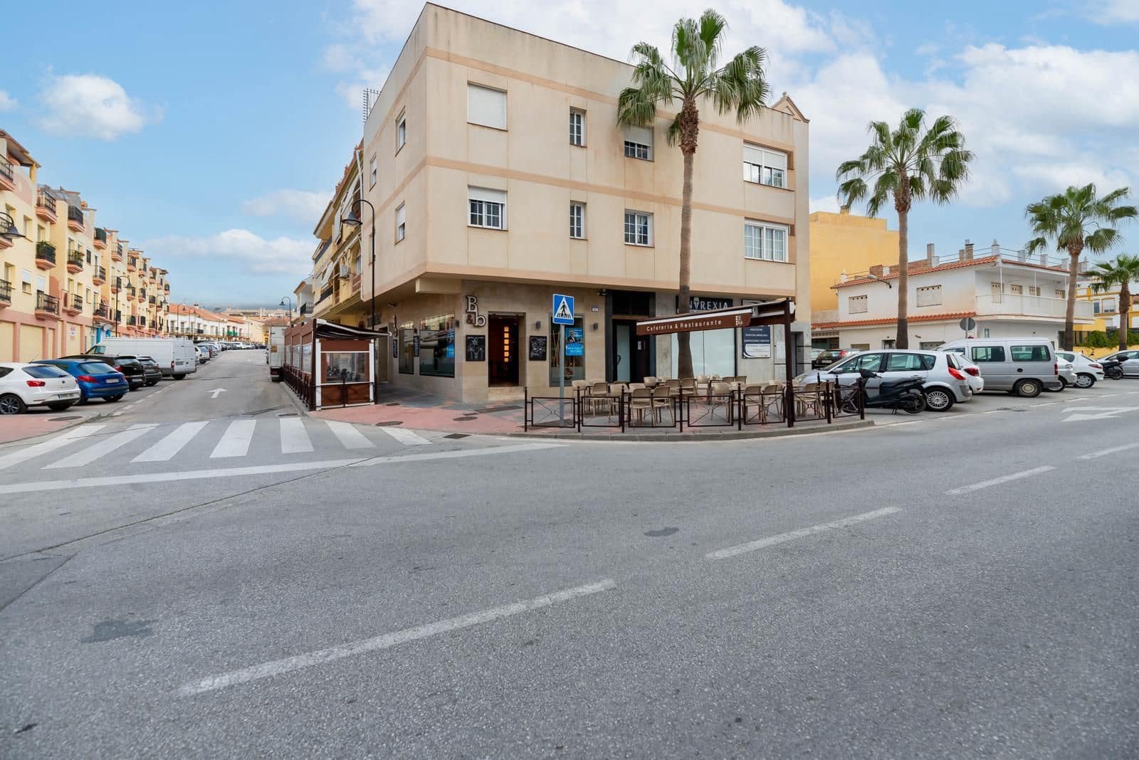 Commercial for sale in Las Lagunas de Mijas - € 580,000 (Ref: 9894085)
