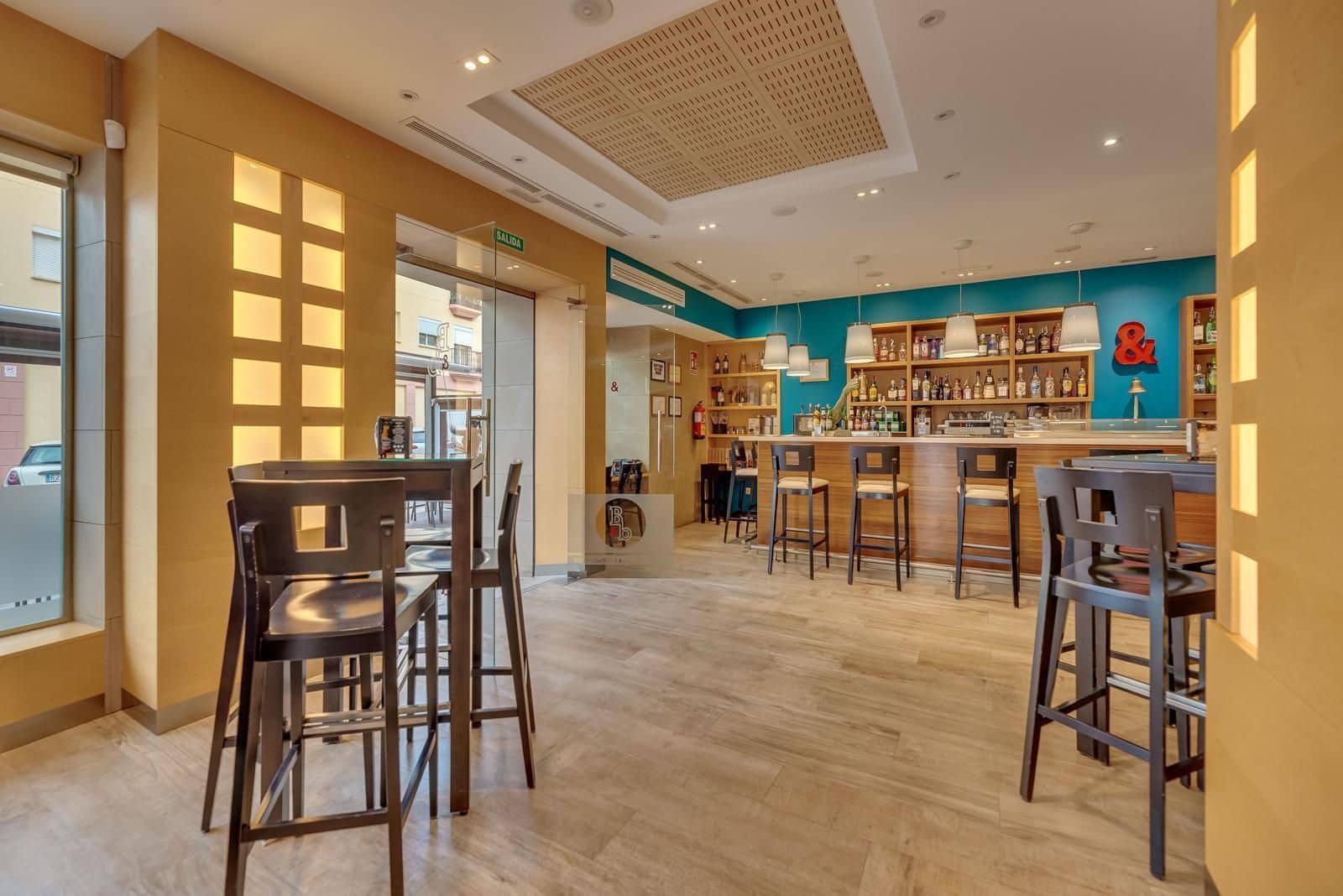 Commercial for sale in Las Lagunas de Mijas - € 580,000 (Ref: 9894085)