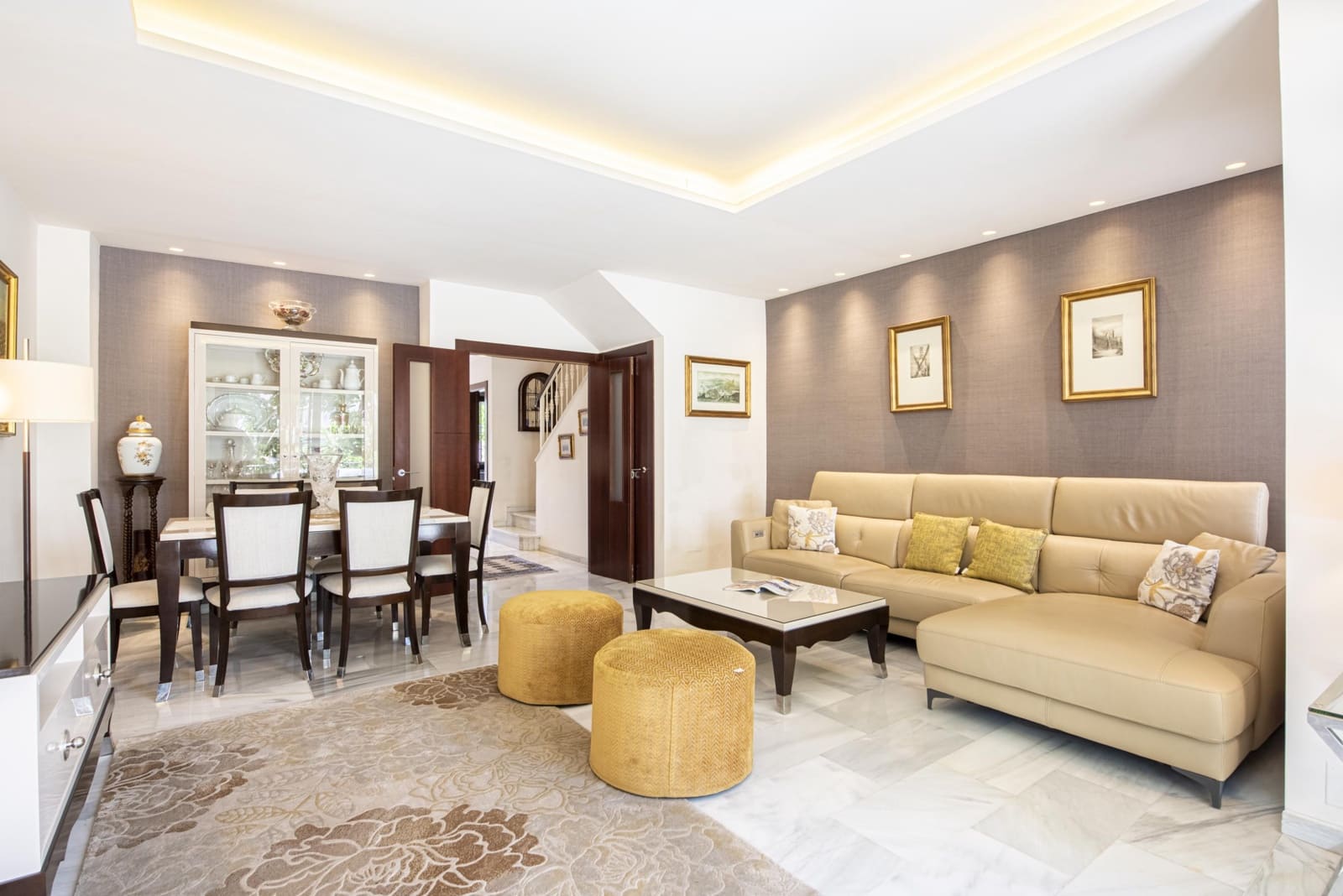4 slaapkamer Rijtjeshuis te koop in Marbella met zwembad - € 845.000 (Ref: 9908165)