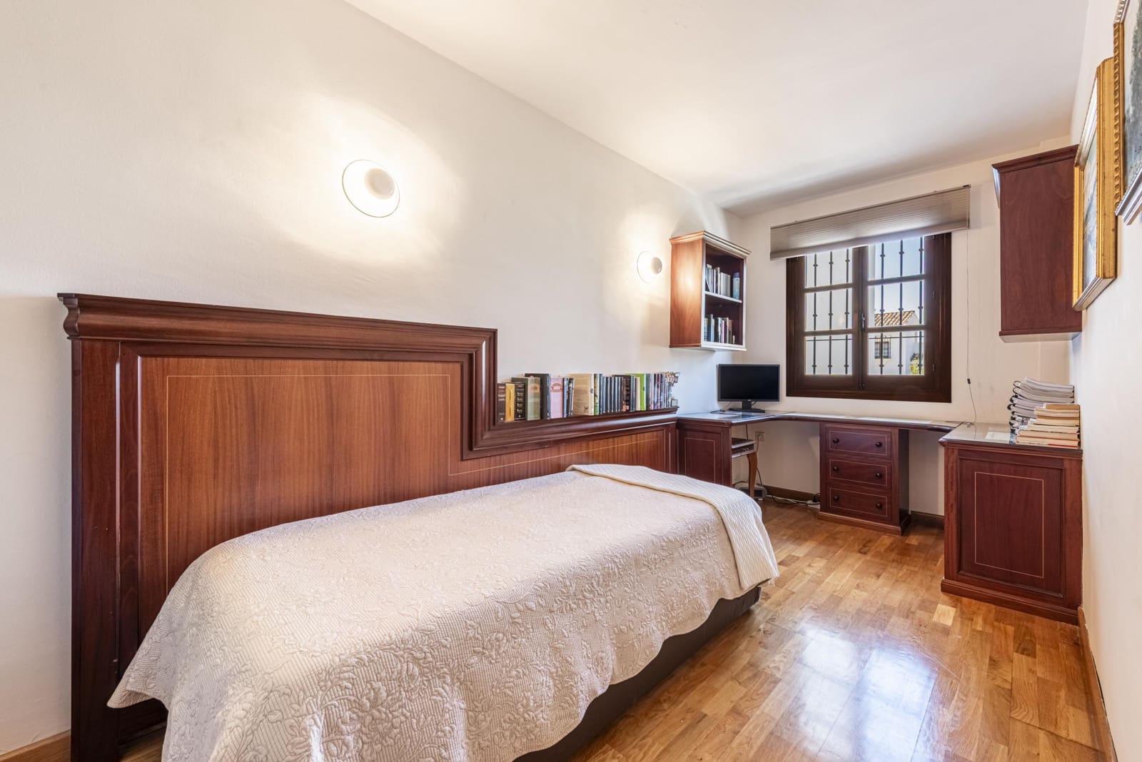 4 slaapkamer Rijtjeshuis te koop in Marbella met zwembad - € 845.000 (Ref: 9908165)