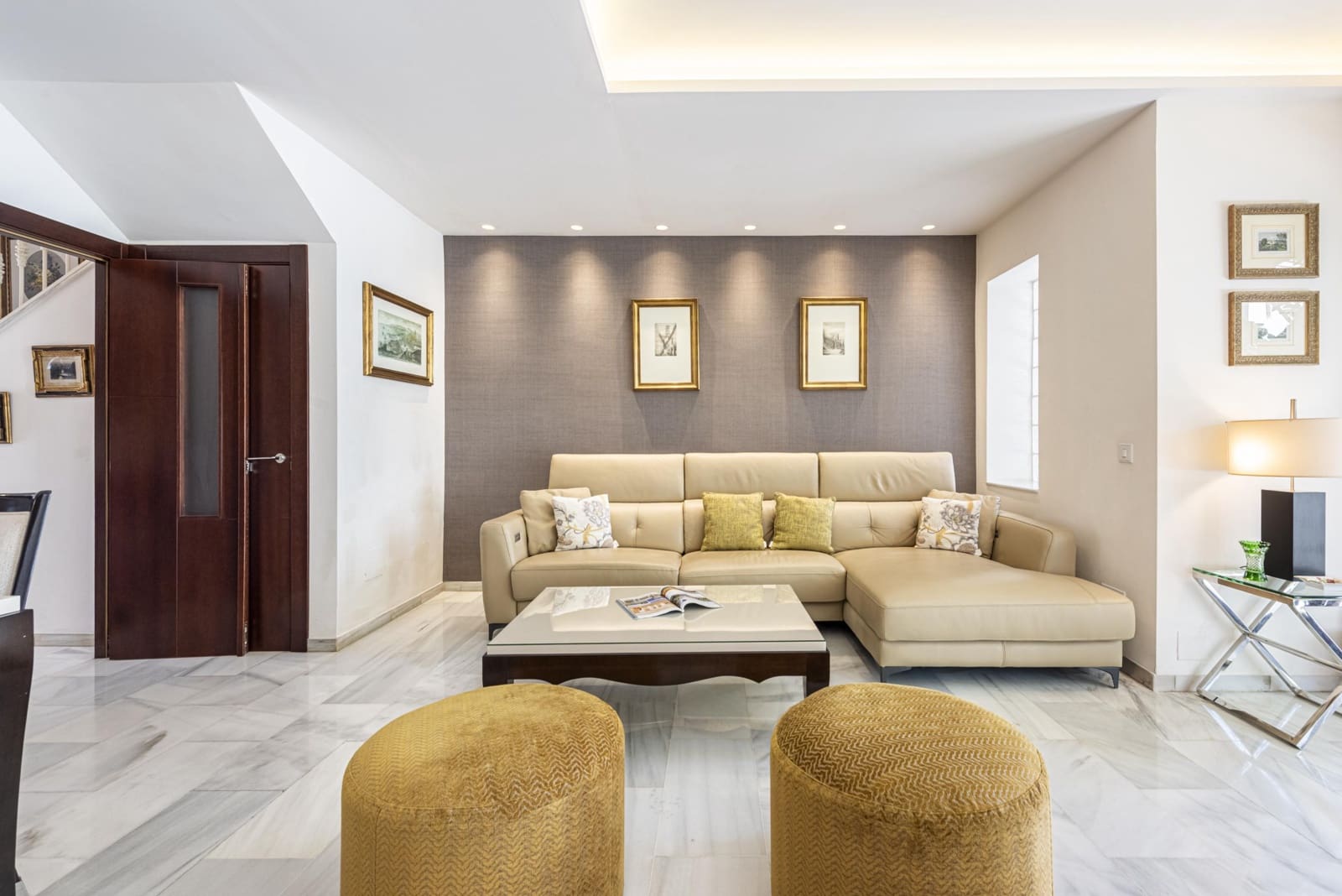 4 slaapkamer Rijtjeshuis te koop in Marbella met zwembad - € 845.000 (Ref: 9908165)