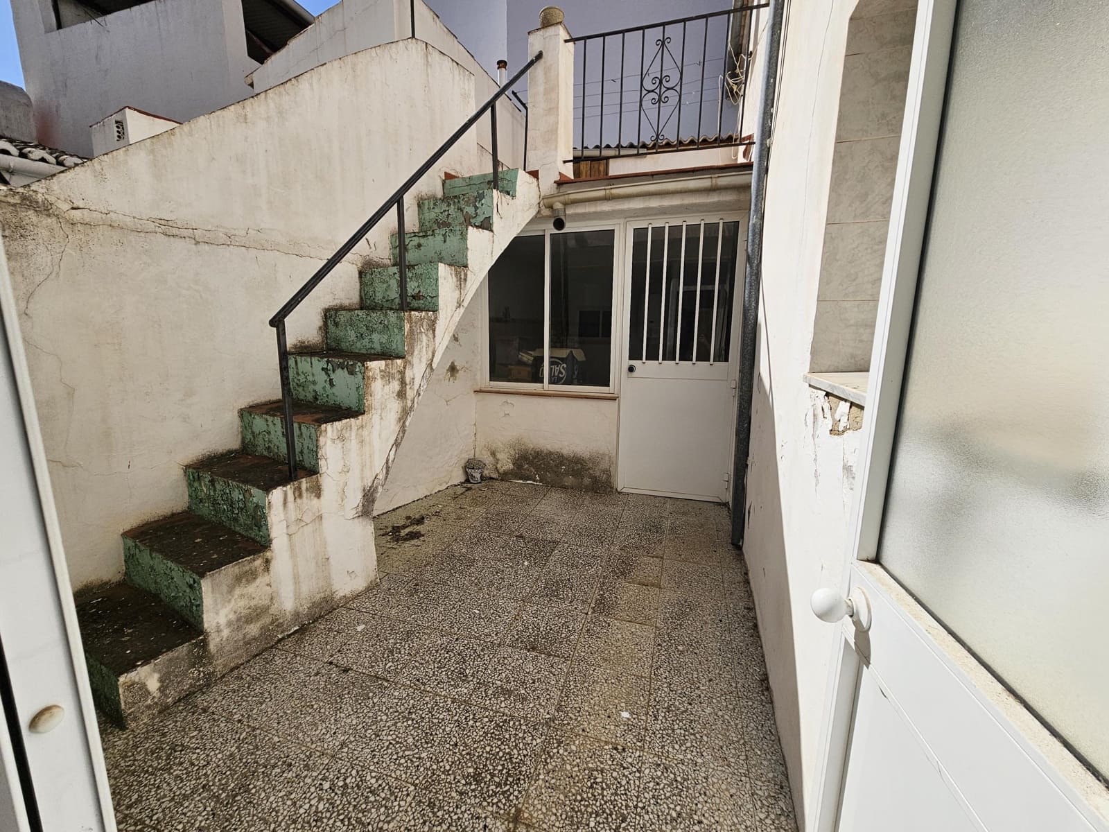 4 bedroom Villa for sale in El Burgo - € 75,000 (Ref: 9911241)