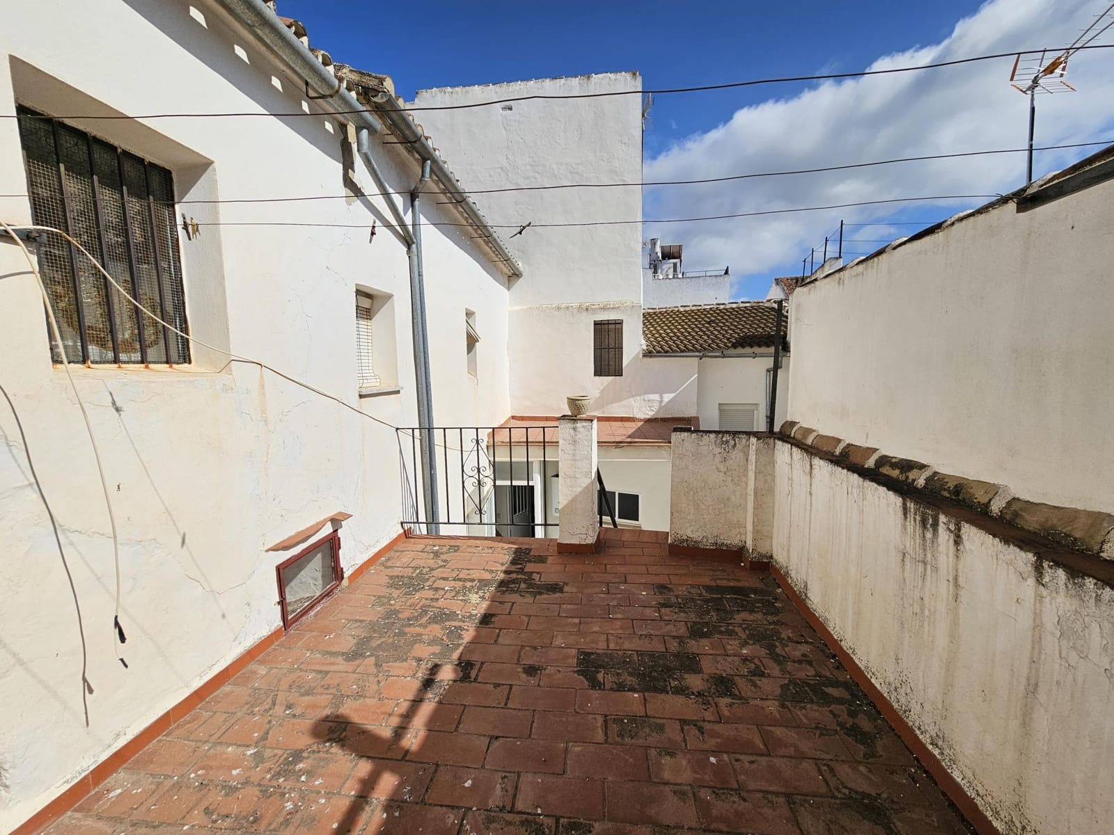4 bedroom Villa for sale in El Burgo - € 75,000 (Ref: 9911241)
