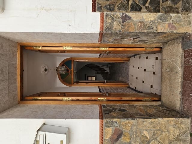 4 Zimmer Villa zu verkaufen in El Burgo - 75.000 € (Ref: 9911241)