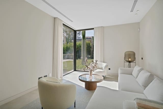 6 soverom Villa til salgs i Los Naranjos, Marbella med svømmebasseng garasje - € 4 649 000 (Ref: 9913668)