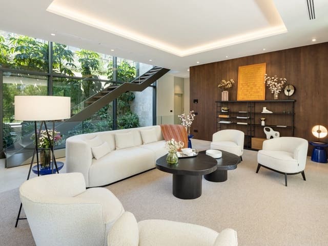 6 soverom Villa til salgs i Los Naranjos, Marbella med svømmebasseng garasje - € 4 649 000 (Ref: 9913668)