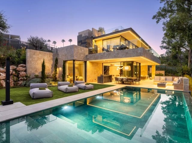 Chalet de 6 habitaciones en Los Naranjos, Marbella en venta con piscina garaje - 4.649.000 € (Ref: 9913668)