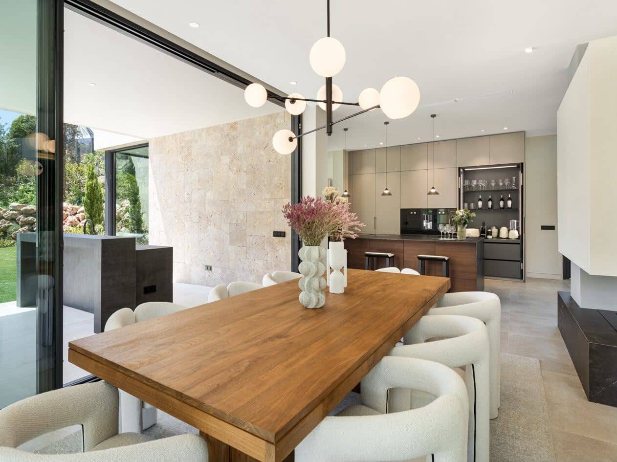 6 sypialnia Willa na sprzedaż w Nueva Andalucia z basenem garażem - 4 649 000 € (Ref: 9913668)