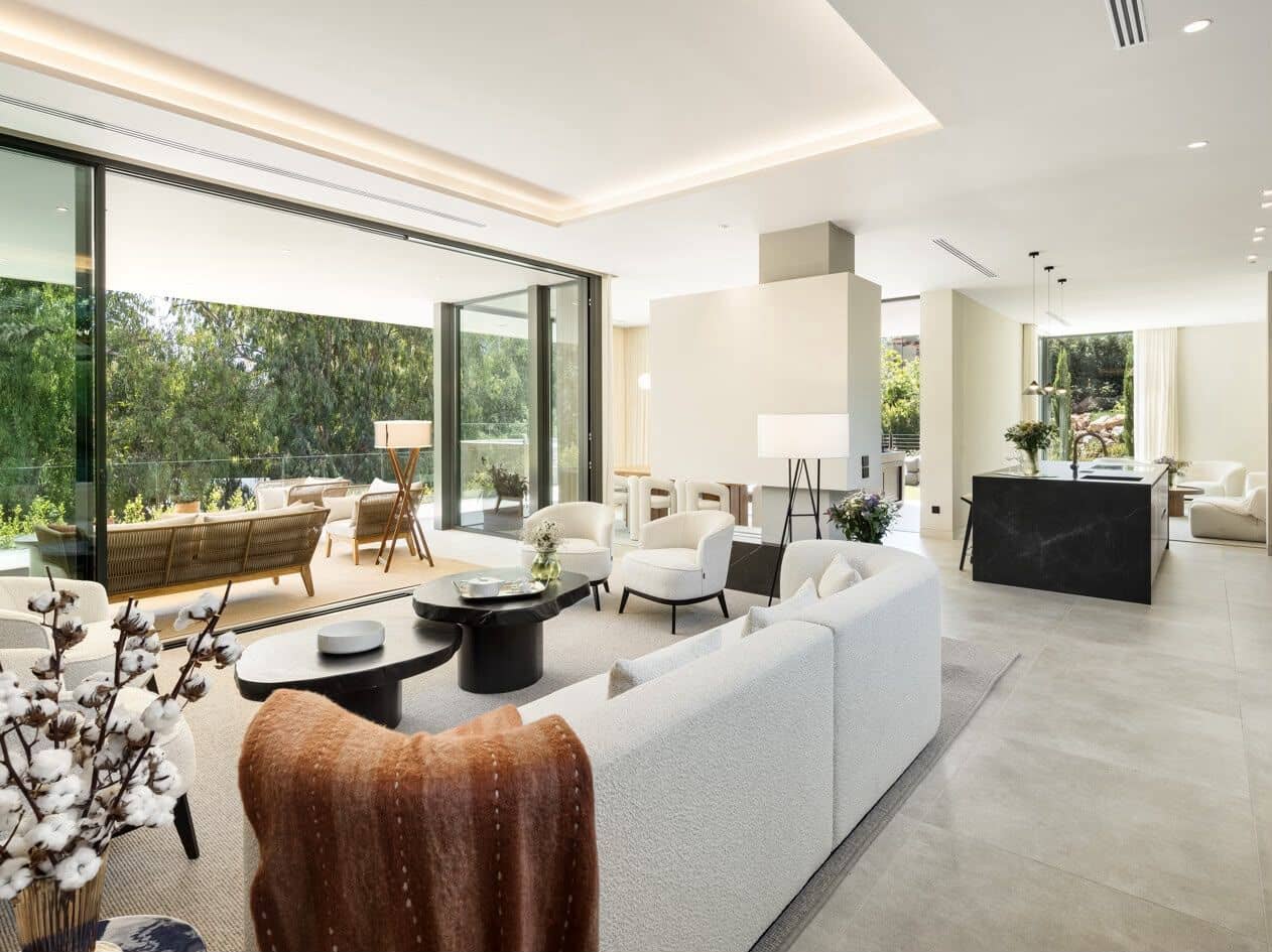 6 sypialnia Willa na sprzedaż w Nueva Andalucia z basenem garażem - 4 649 000 € (Ref: 9913668)