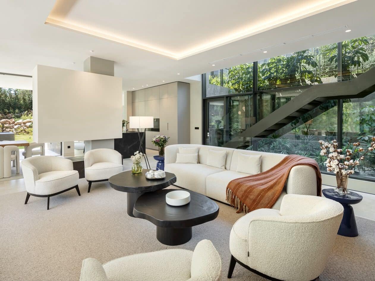 6 sypialnia Willa na sprzedaż w Nueva Andalucia z basenem garażem - 4 649 000 € (Ref: 9913668)