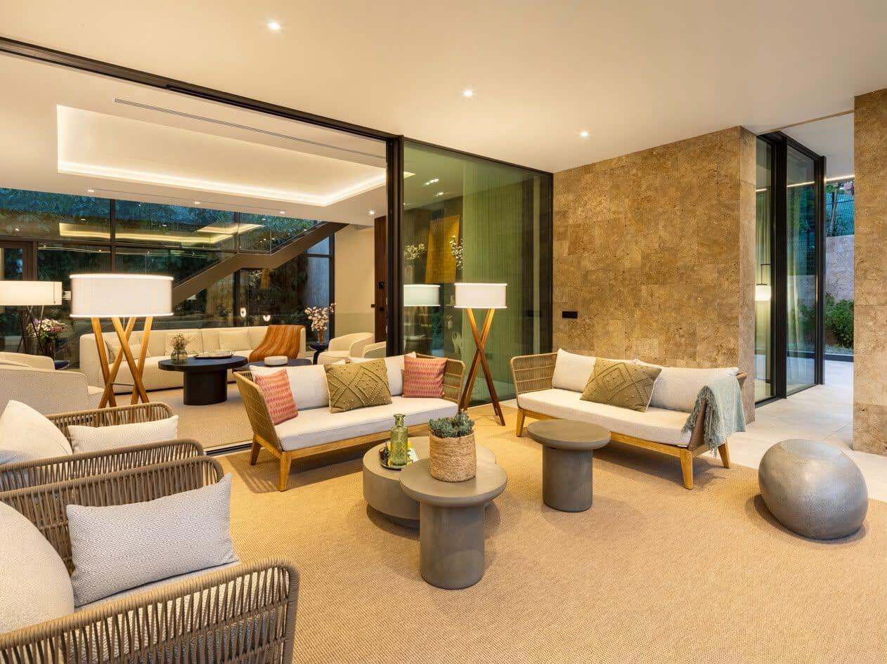 6 sypialnia Willa na sprzedaż w Nueva Andalucia z basenem garażem - 4 649 000 € (Ref: 9913668)