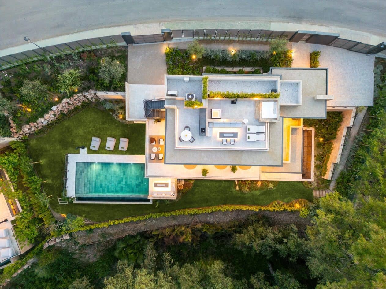 6 sypialnia Willa na sprzedaż w Nueva Andalucia z basenem garażem - 4 649 000 € (Ref: 9913668)