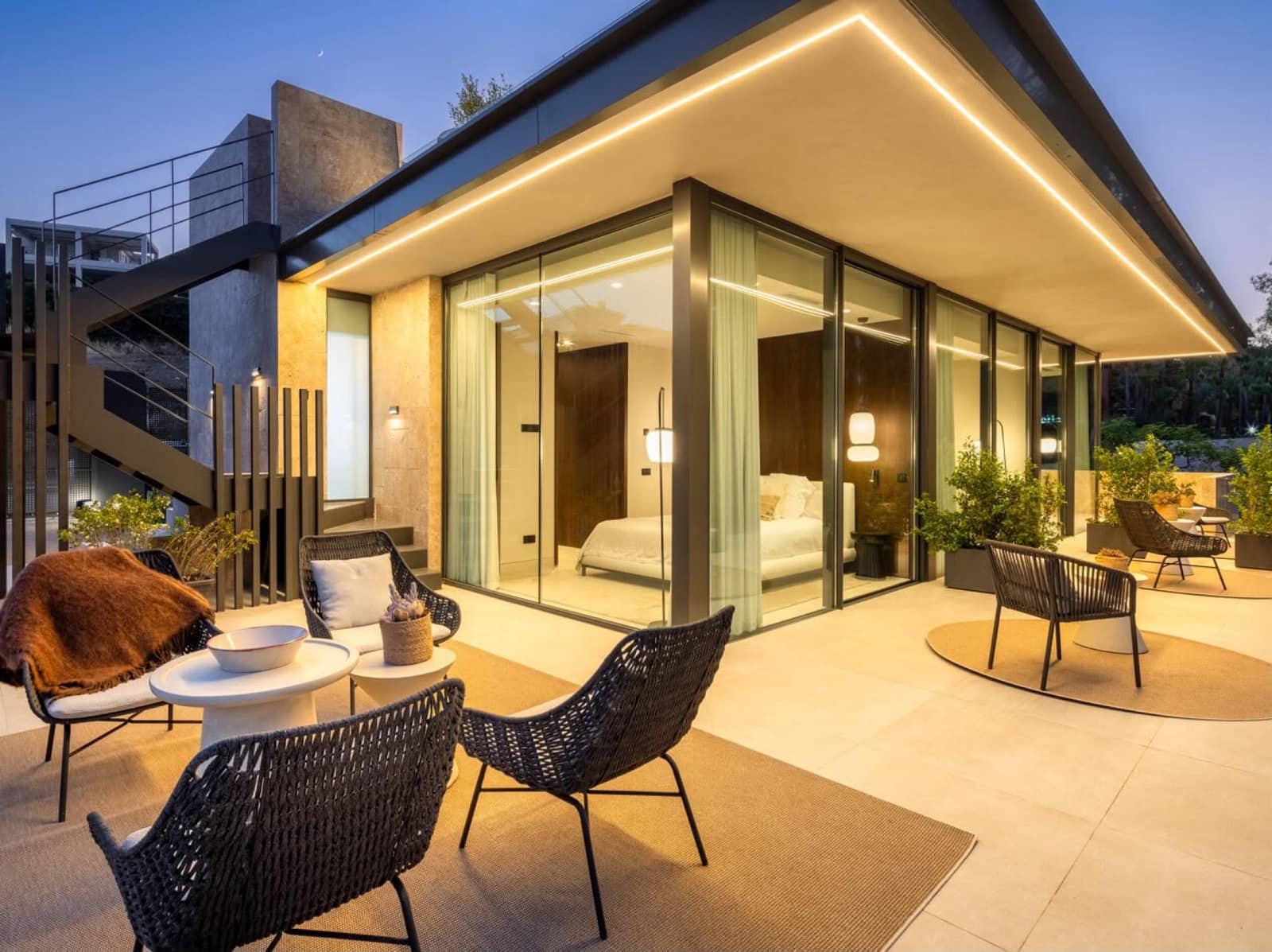 6 sypialnia Willa na sprzedaż w Nueva Andalucia z basenem garażem - 4 649 000 € (Ref: 9913668)