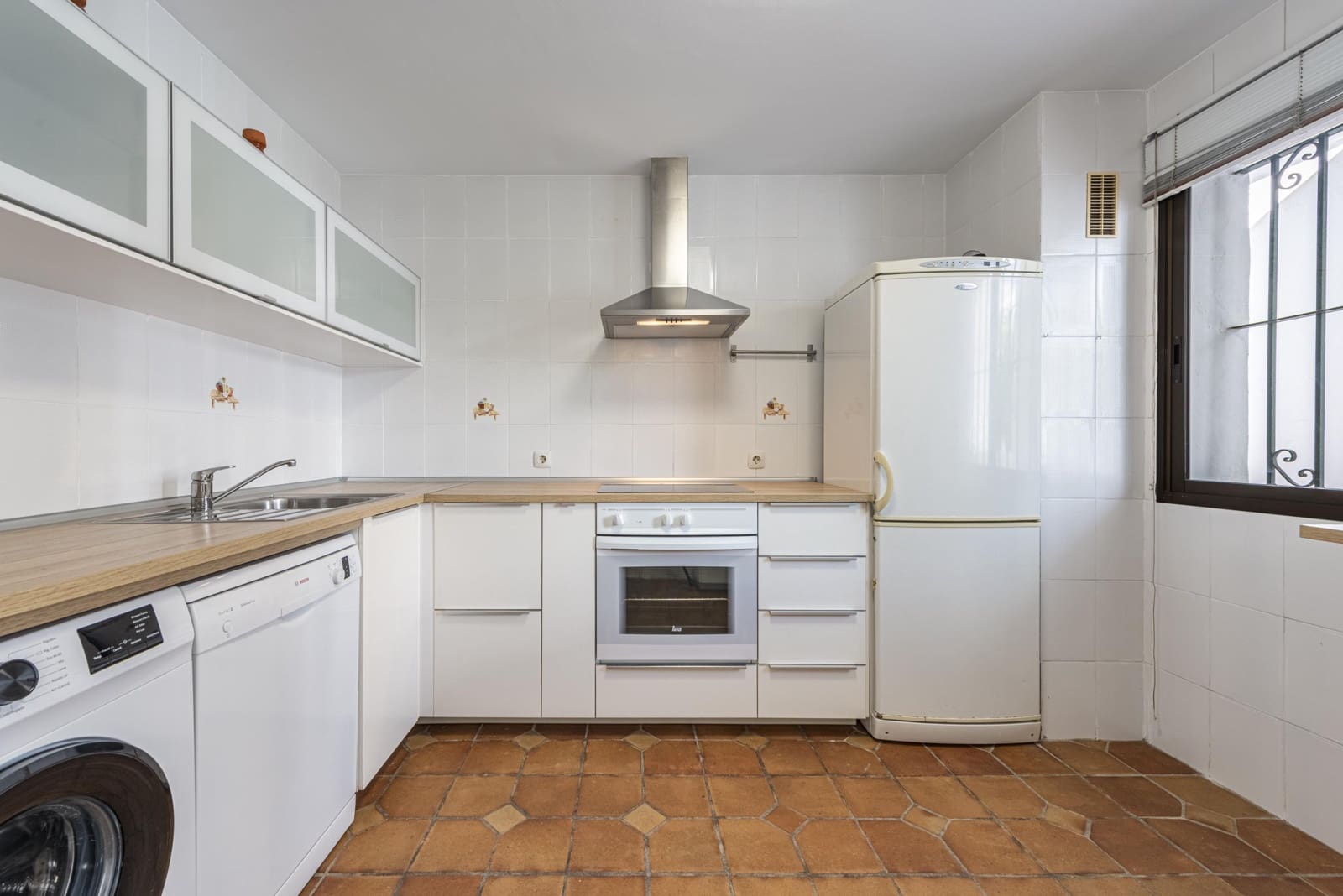 3 quarto Apartamento para venda em El Paraiso com piscina garagem - 399 500 € (Ref: 9913669)