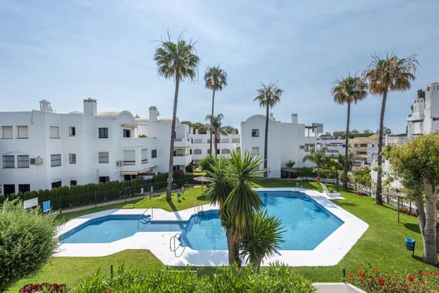 3 soveværelse Lejlighed til salg i El Paraiso, Estepona med swimmingpool garage - € 374.950 (Ref: 9913669)