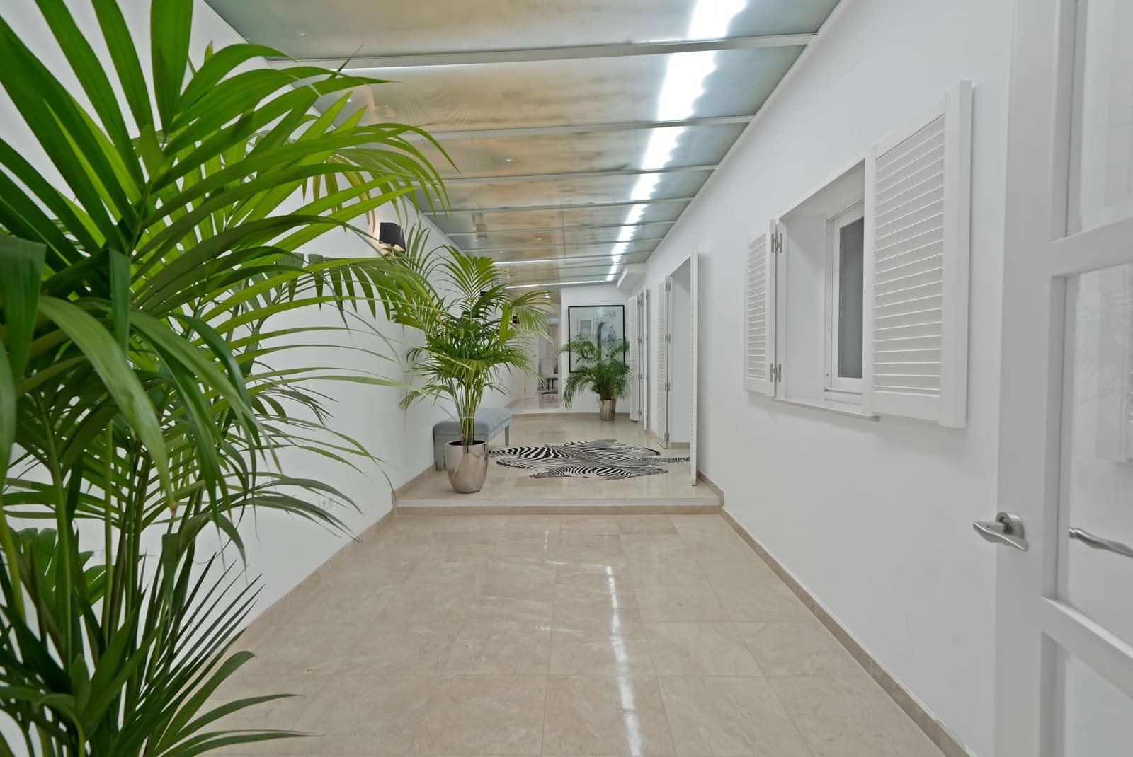 4 bedroom Villa for rent in El Paraiso with pool garage - € 22,500 (Ref: 9920621)